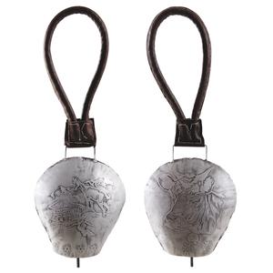 Photo DMO1370 : Vintage metal cow bell