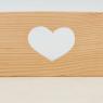Plateau en pin avec découpes coeurs